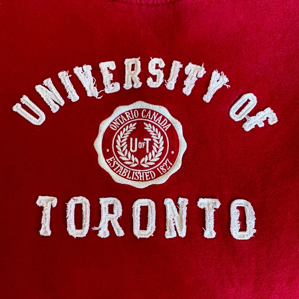 Cozy University of Toronto Crewneck Sweatshirt